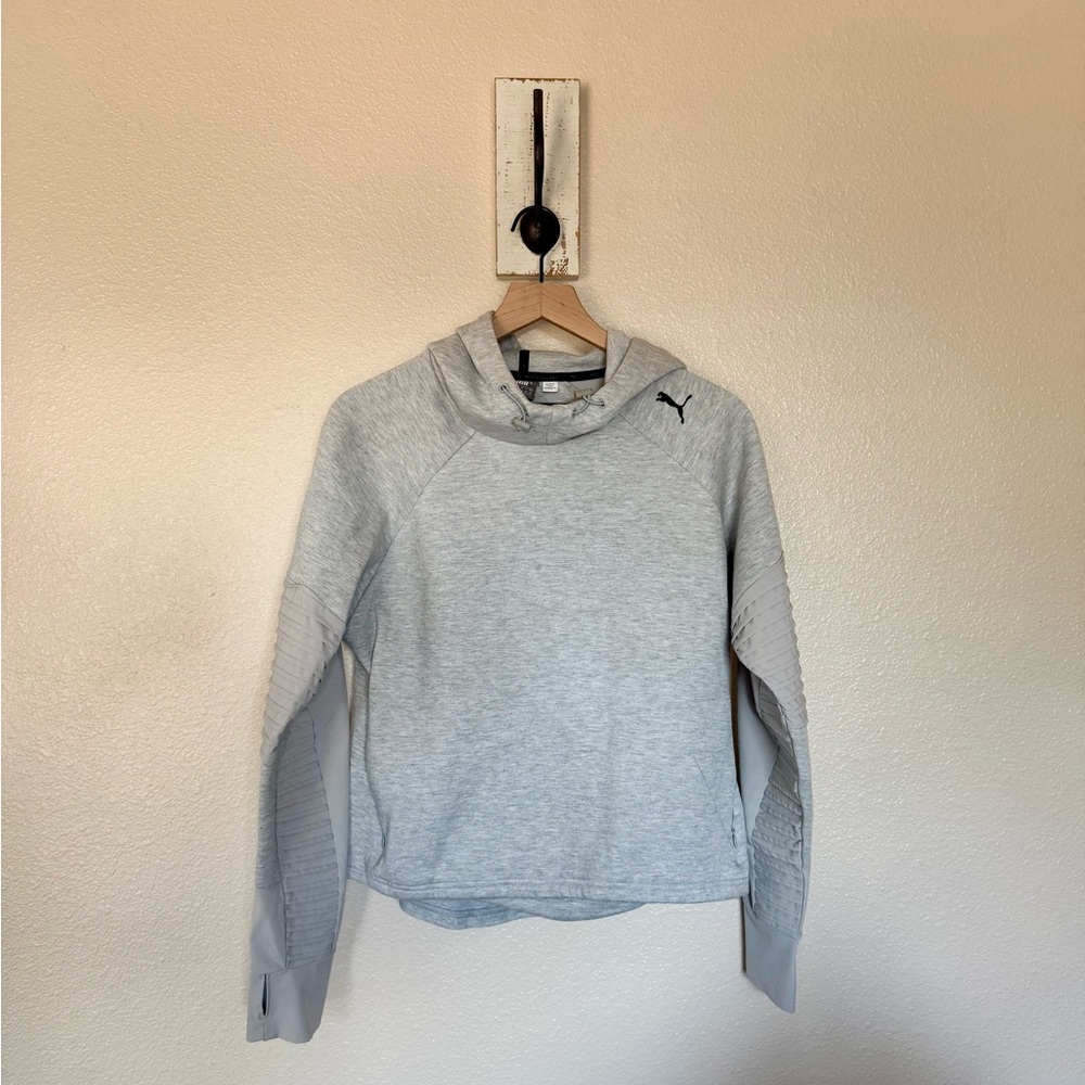 PUMA • Grat Long Sleeve Fitted Hoodie